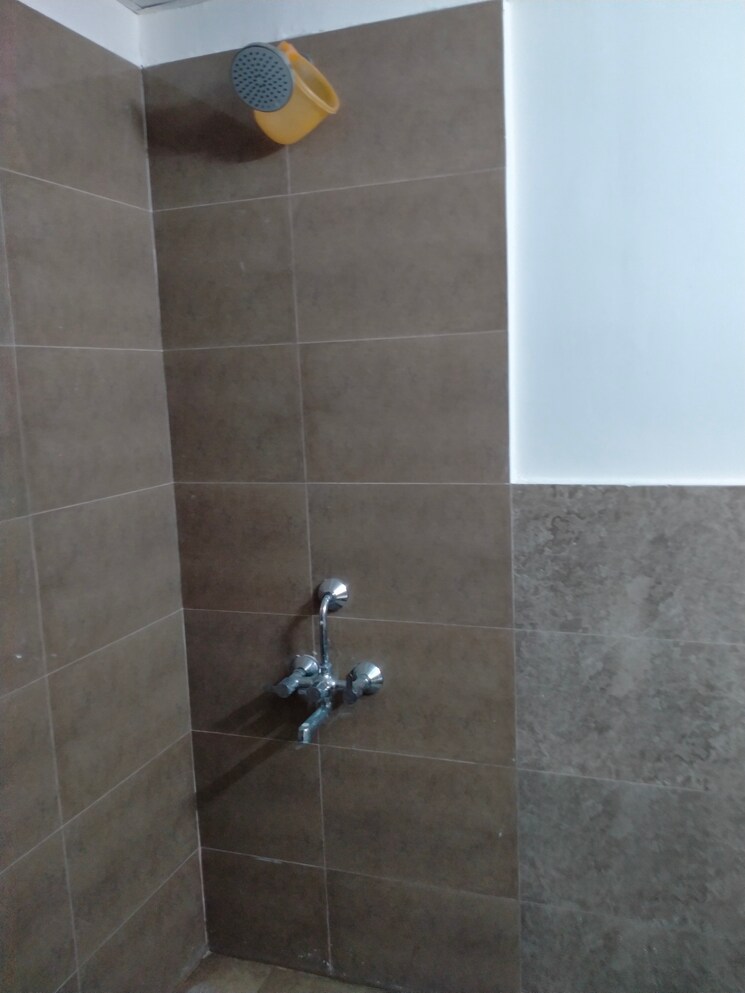 Bathroom, suncity-avenue-76 2 Bedroom 735 Sq.Ft. Apartment In Sector 76 Gurgaon 9021454