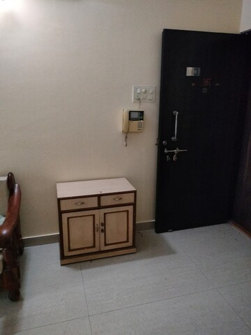 Room in 1 BHK Apartment at Shivraise Apartment, Kandivali East – for Rent