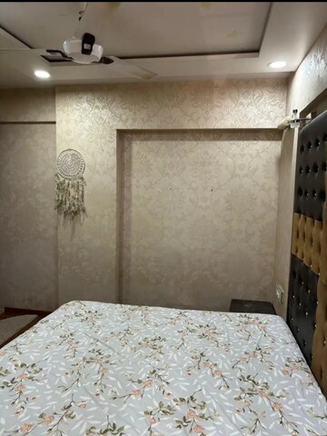 Bedroom in 2 BHK Apartment at Andheri West – for Rent