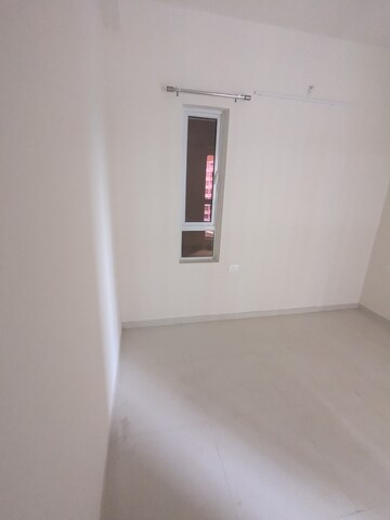 Room in 2 BHK Apartment at Godrej Green Cove, Mahalunge – for Rent