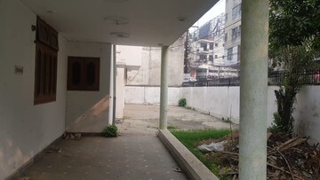 Parking in 3.5 BHK Villa at Indira Nagar – for Rent