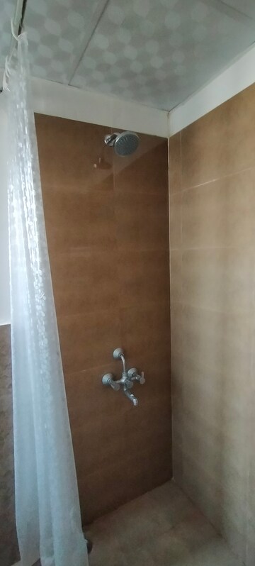 Furnished Amenities in 2 BHK Apartment at Suncity Avenue 76, Sector 76 – for Rent