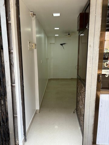  Shop For Rent in Hubtown Sunmist, Andheri East