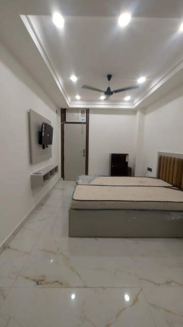 Room in 1 RK Builder Floor at Sector 38 – for Rent
