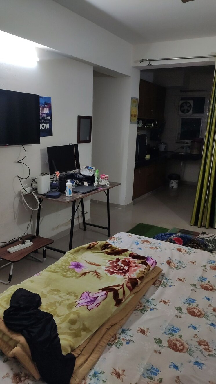 Bedroom, shree-vardhman-green-court 2 Bedroom 690 Sq.Ft. Apartment In Sector 90 Gurgaon 9021543