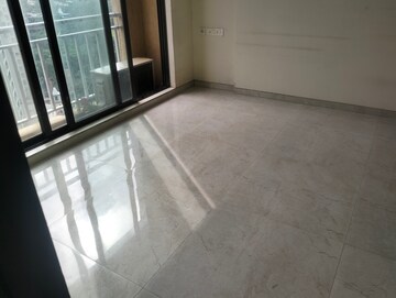 Room in 3.5 BHK Apartment at Harmony Signature Towers, Owale – for Rent