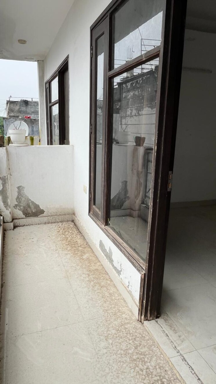 Balcony, ignou road 1 Bedroom 450 Sq.Ft. Builder Floor In Ignou Road Delhi 9021706