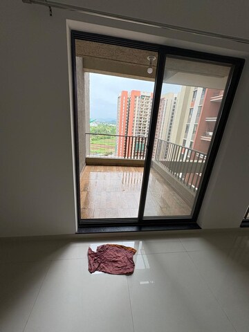 Room in 3 BHK Apartment at Shapoorji Pallonji Sensorium, Hinjewadi – for Rent