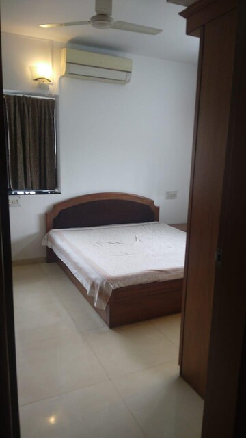 Bedroom in 3 BHK Apartment at Siddharth Estates, Kalyani Nagar – for Rent