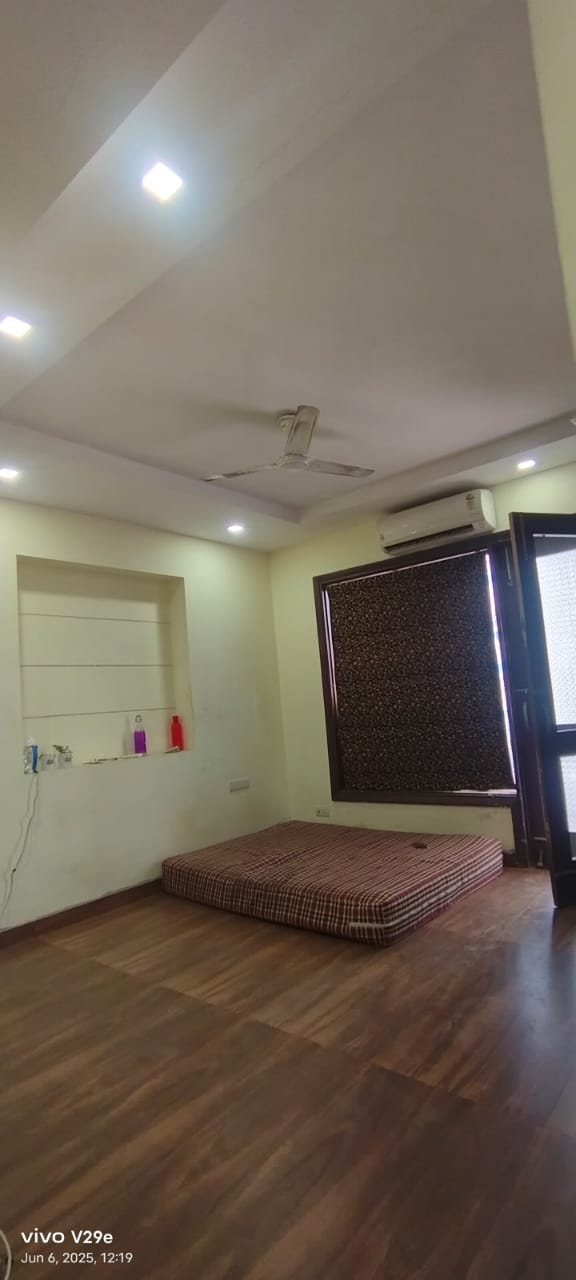 3 BHK + Extra Room Apartment For Rent in Emaar The Palm Drive-Palm Studios