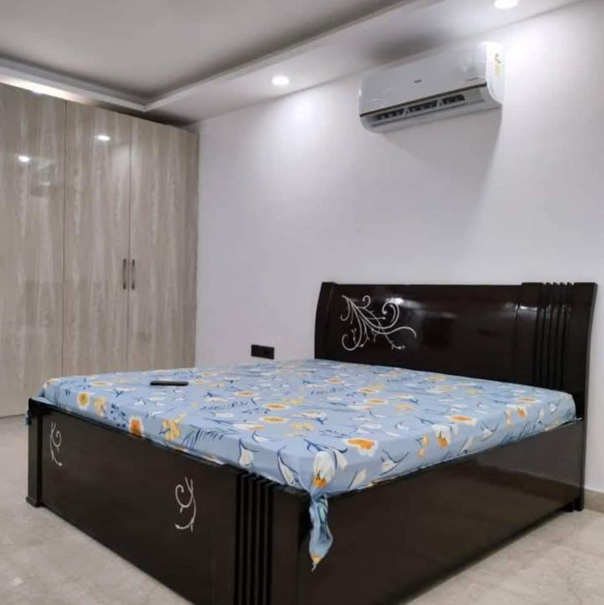 2 BHK 728 Sq.Ft. Apartment in Rustomjee Summit