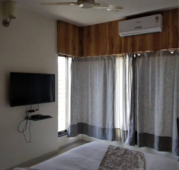 Bedroom in 2 BHK Apartment at Gundecha Trillium, Devala Pada – for Rent