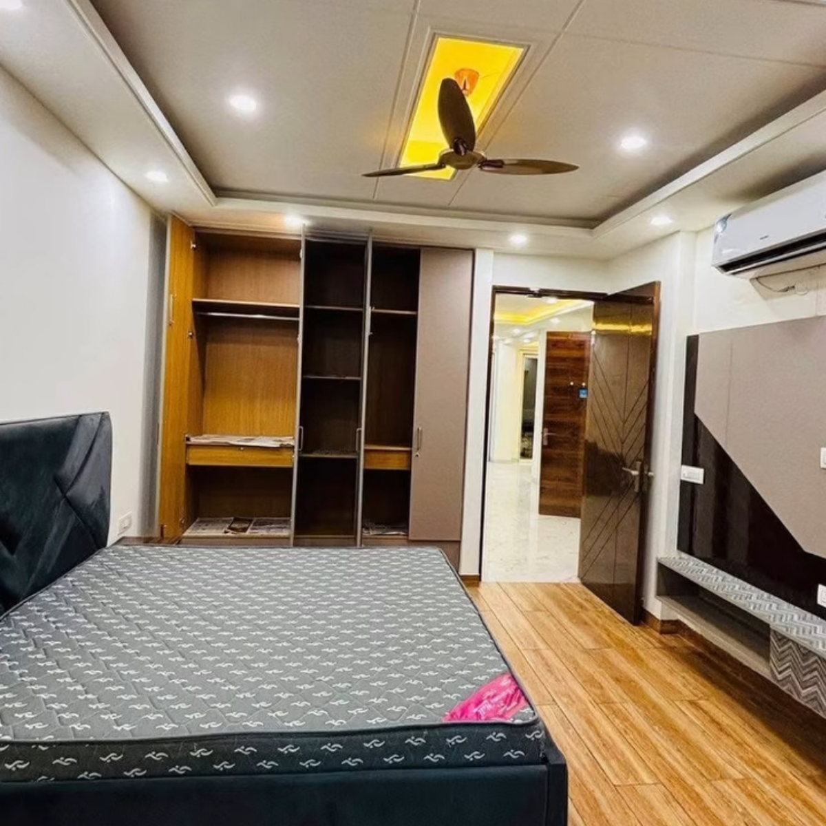 2 BHK Apartment For Rent in Gundecha Trillium