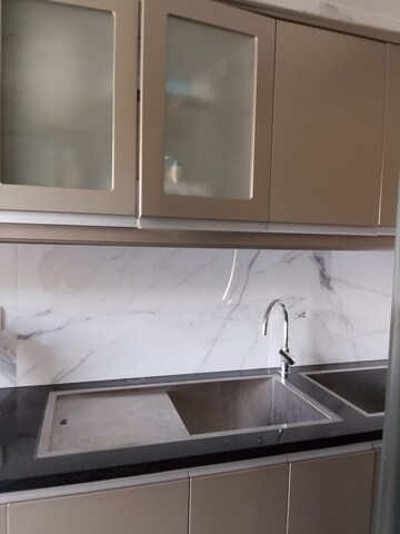 Furnished Amenities in 4 BHK Builder Floor at Green Park Extension – for Rent