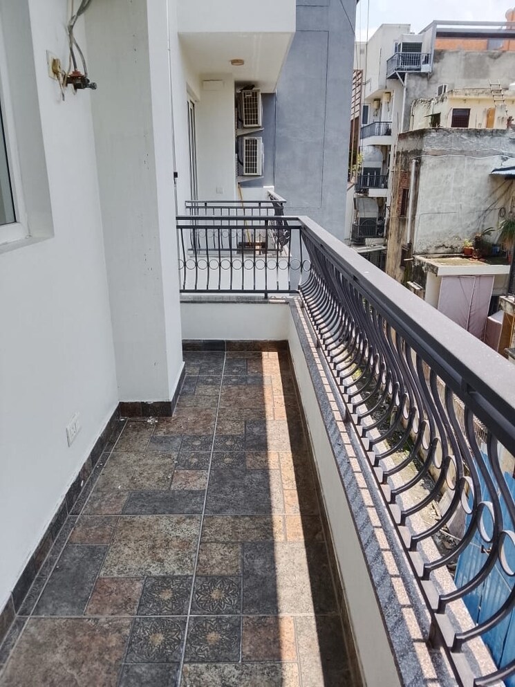 Balcony, green park extension 4 Bedroom 400 Sq.Ft. Builder Floor In Green Park Extension Delhi 9021780