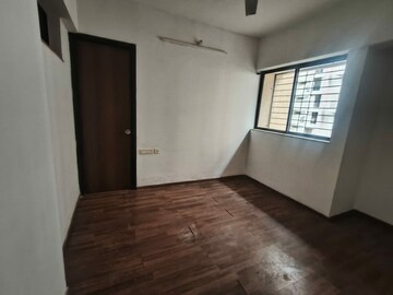 Room in 1.5 BHK Apartment at Lodha Palava City Lakeshore Greens, Dombivli East – for Sale