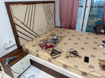 Bedroom in 2 BHK Apartment at RNA NG Eclat, Andheri West – for Rent