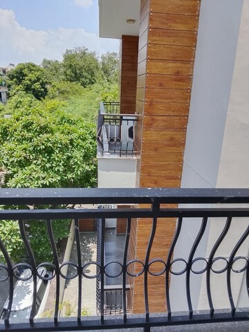 Balcony in 4 BHK Builder Floor at Green Park Extension – for Rent