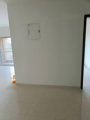 Room in 3 BHK Apartment at Mantra 29 Gold Coast, Tingre Nagar – for Sale
