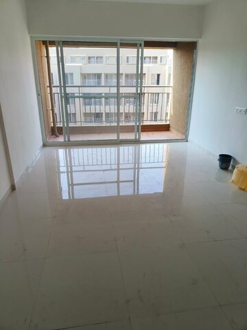 Room in 3 BHK Apartment at Mantra 29 Gold Coast, Tingre Nagar – for Sale