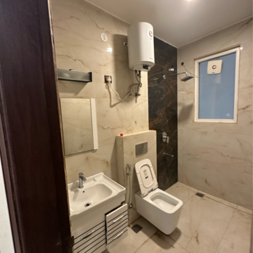 Living Room in 4 BHK Builder Floor at Ansal Api Versalia 2, Sector 67 – for Rent