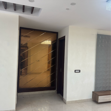 Room in 4 BHK Builder Floor at Ansal Api Versalia 2, Sector 67 – for Rent
