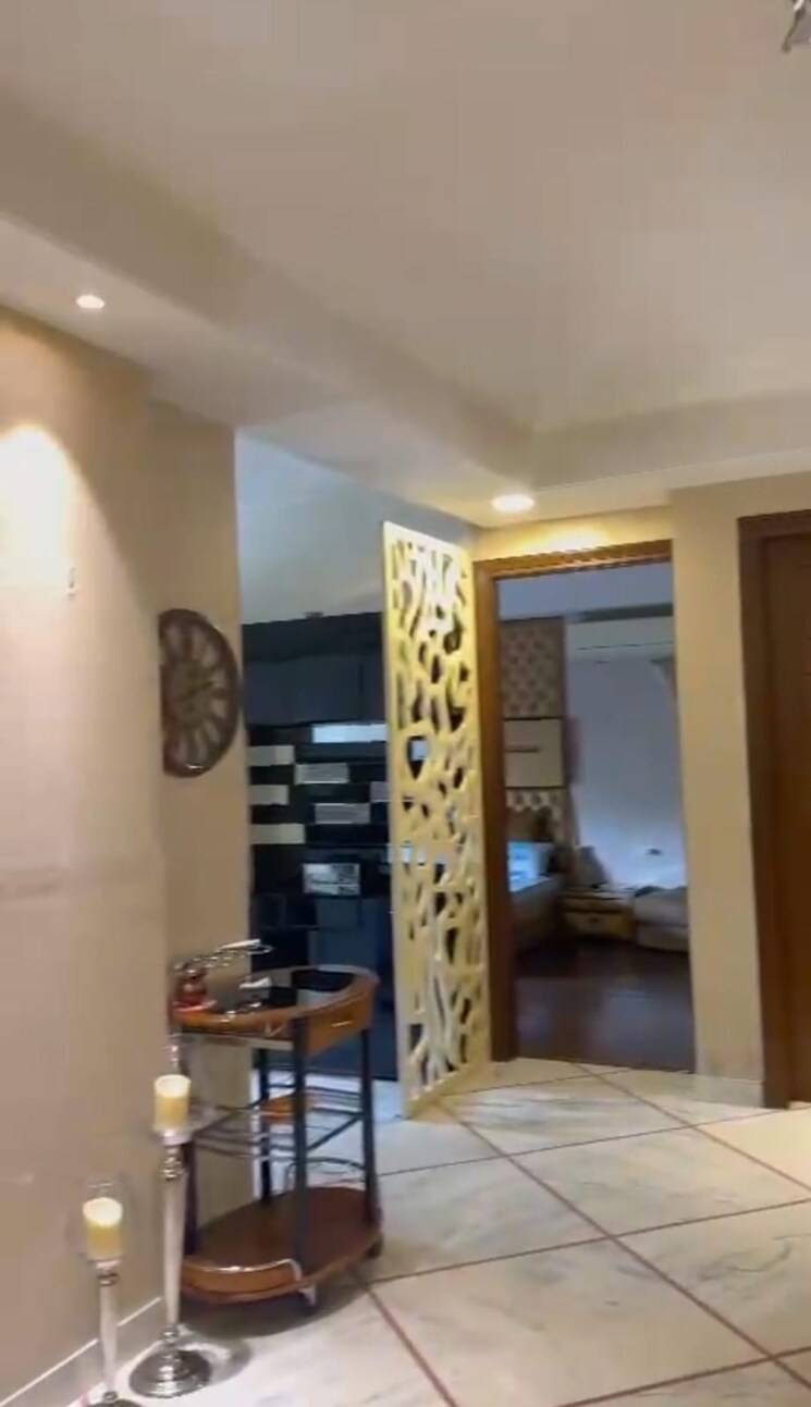 Living Room, green park extension 4 Bedroom 330 Sq.Yd. Apartment In Green Park Extension Delhi 9021930