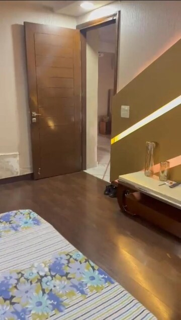 Bedroom in 4 BHK Apartment at Green Park Extension – for Rent