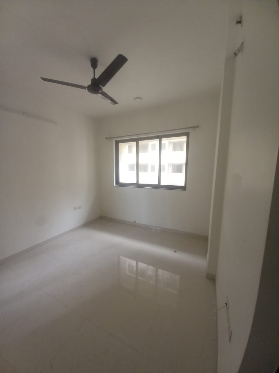 2 BHK + Servant Room Apartment For Rent in Lodha Splendora