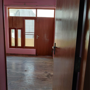 Room in 2.5 BHK Villa at Sector 23 – for Rent