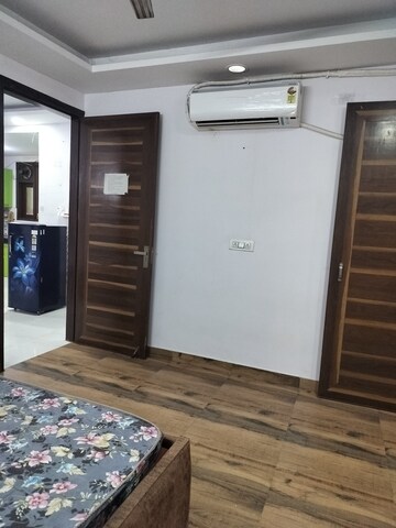 Room in 3 BHK Builder Floor at Saket – for Rent
