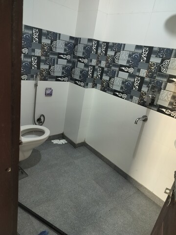 Team Area in 3 BHK Builder Floor at Saket – for Rent
