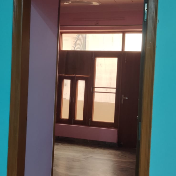 Room, sector 23 2.5 Bedroom 1200 Sq.Ft. Villa In Sector 23 Gurgaon 9022225