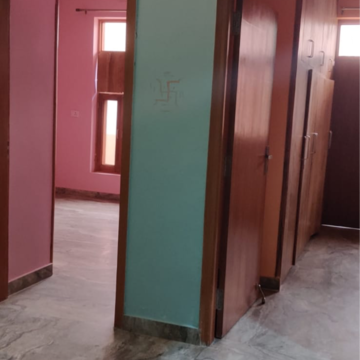 Building Lobby in 2.5 BHK Villa at Sector 23 – for Rent