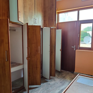 Room in 2.5 BHK Villa at Sector 23 – for Rent