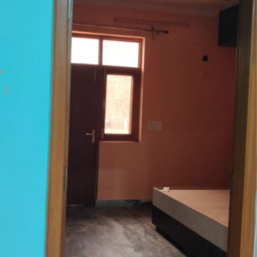 Room in 2.5 BHK Villa at Sector 23 – for Rent