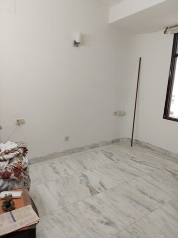 Room in 3 BHK Builder Floor at Hauz Khas – for Rent