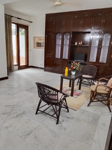 Gym in 3 BHK Builder Floor at Hauz Khas – for Rent