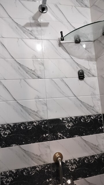 Bathroom in 1 BHK Builder Floor at Saket – for Rent