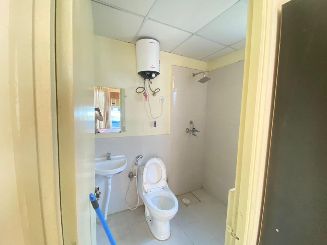 2 BHK + Pooja Room Apartment For Rent in Signature Global Park 4 and 5