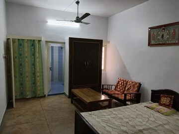 Living Room in 1 BHK Independent House at Lekhraj Palace, Indira Nagar – for Rent