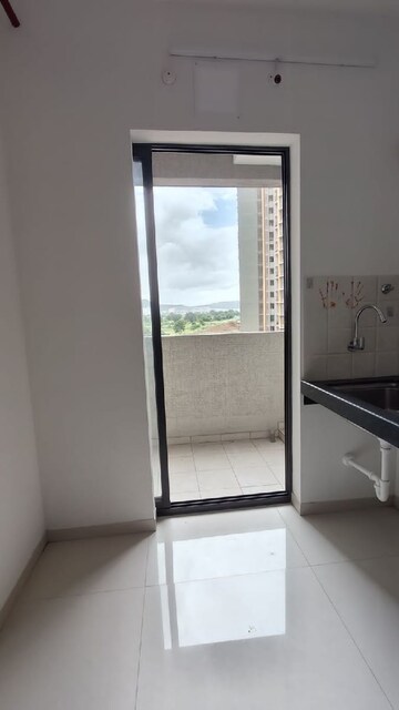 Room in 2 BHK Apartment at Shapoorji Pallonji Joyville Hinjewadi, Hinjewadi – for Rent