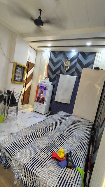 Team Area in 3 BHK Builder Floor at Dwarka Mor – for Rent