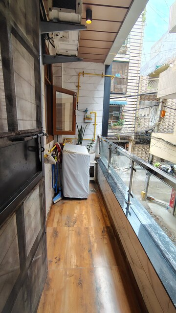 Balcony in 3 BHK Builder Floor at Dwarka Mor – for Rent