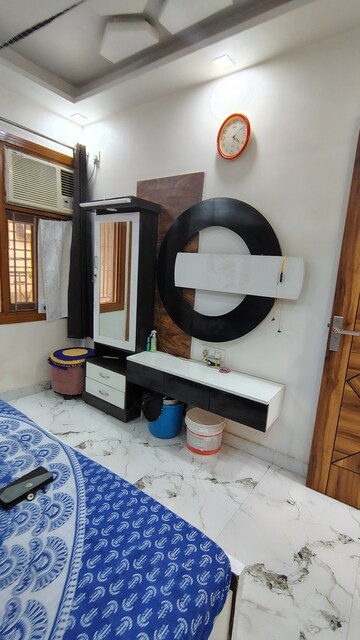 Team Area in 3 BHK Builder Floor at Dwarka Mor – for Rent