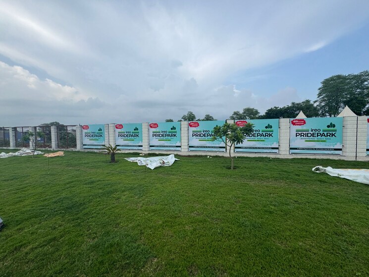 Garden, ireo-nuspark  179 Sq.Yd. Plot In Sohna Sector 4 Gurgaon 9022048