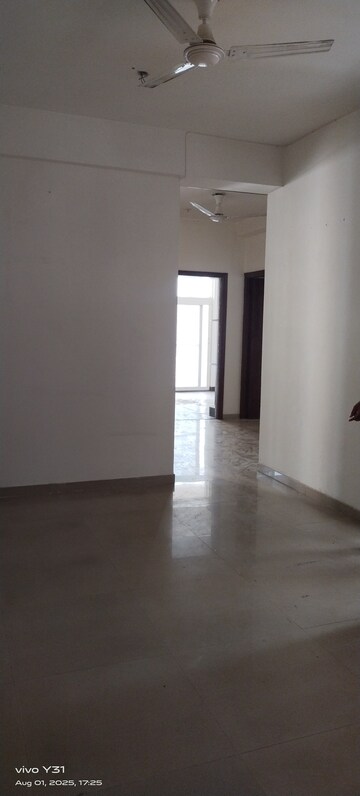 Room in 2 BHK Apartment at Mahagun Mywoods III, Sector 16c Greater Noida – for Rent