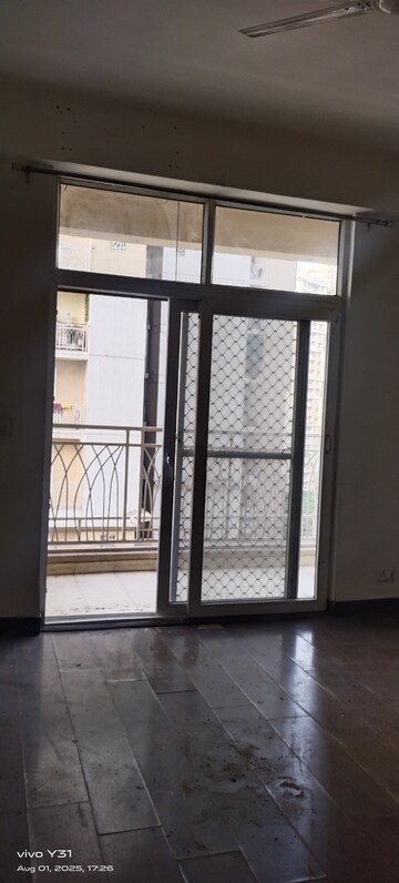 Room in 2 BHK Apartment at Mahagun Mywoods III, Sector 16c Greater Noida – for Rent