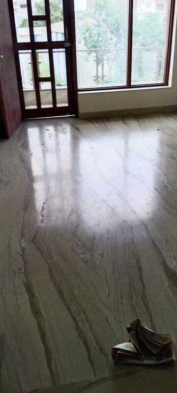 Room in 3 BHK Apartment at RWA Apartments Sector 26, Sector 26 – for Rent