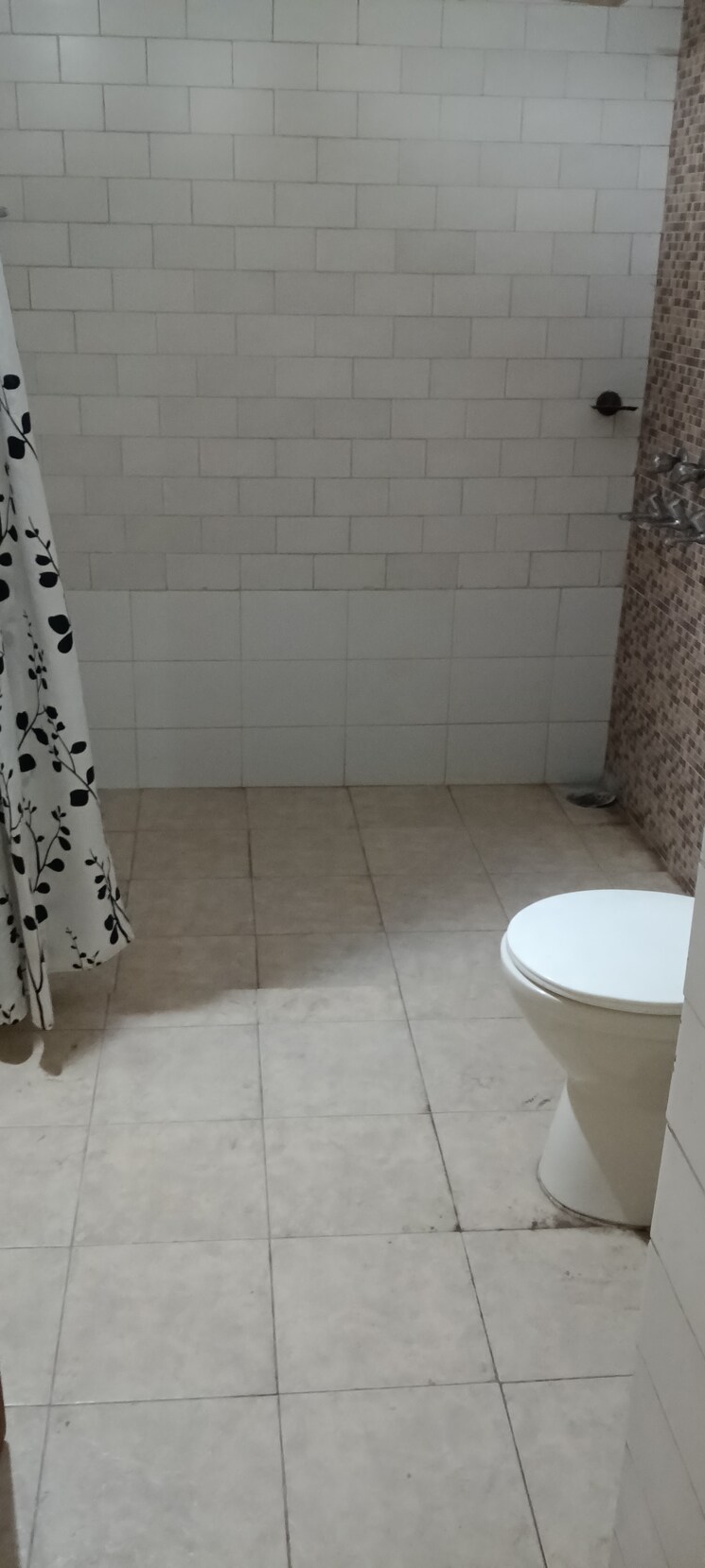 Bathroom, rwa-apartments-sector-20 1.5 Bedroom 750 Sq.Ft. Apartment In Sector 20 Noida 9022223